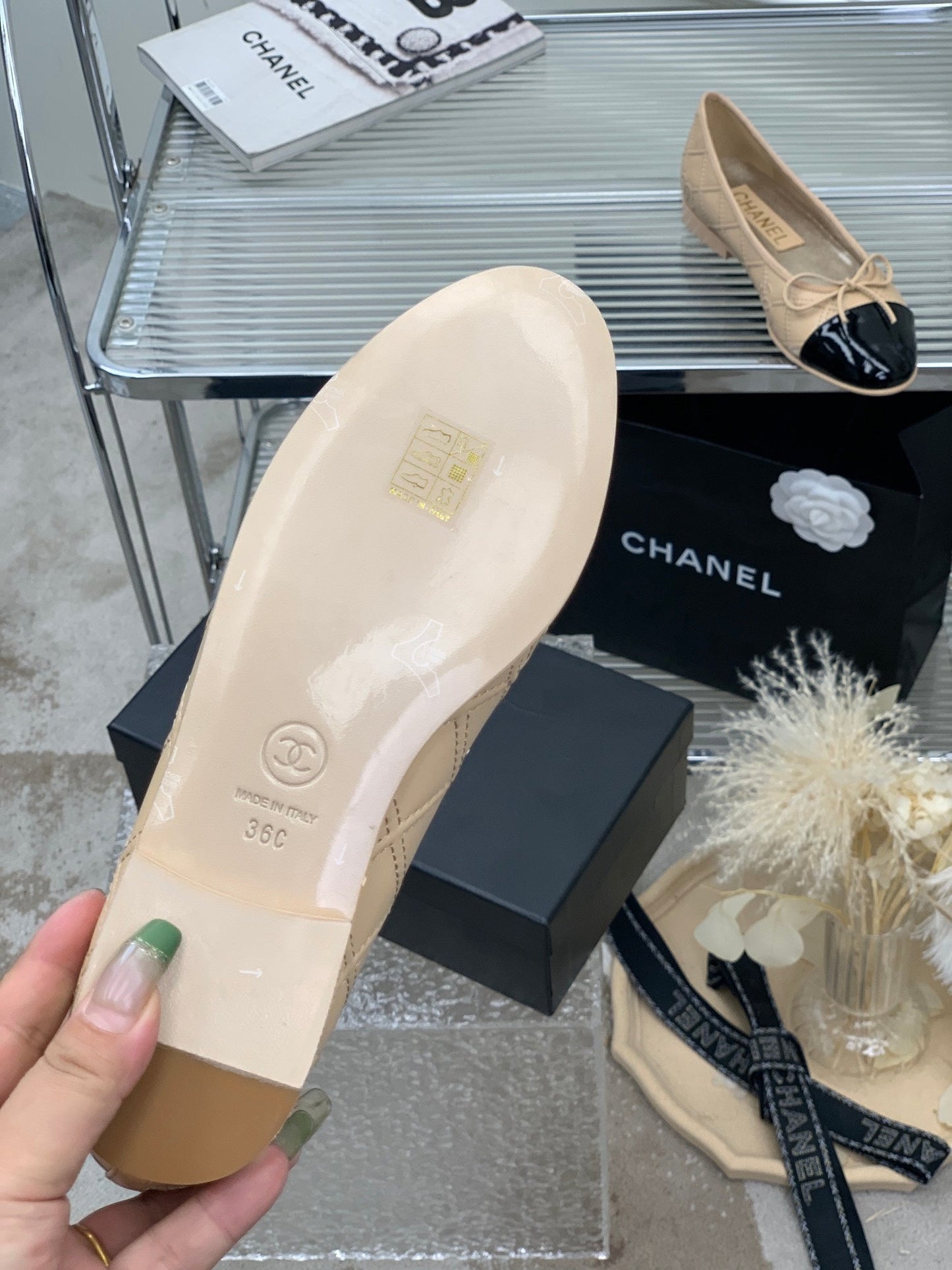 BALLET FLAT GLOSSY BLACK MIX BEIGE LAMBSKIN