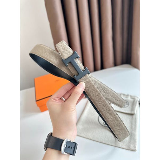 HERM H Reversible 32MM Belt with Matte Buckle in Grey Clemence Leather