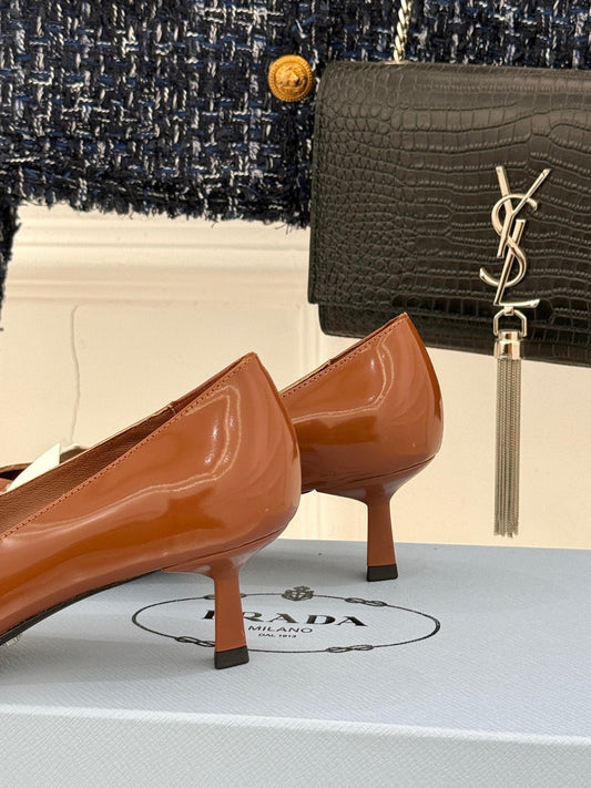 KITTEN HEEL PUMPS IN WHITE MIX BROWN CALFSKIN
