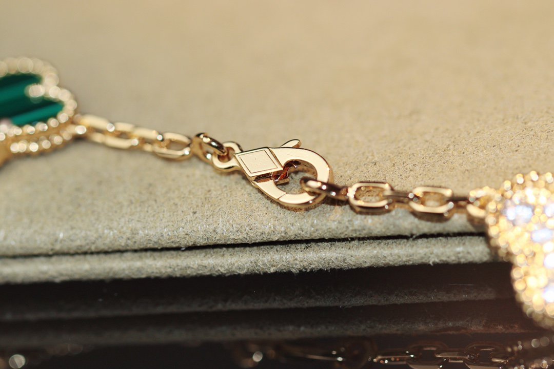 CLOVER 20 MOTIFS ONYX GOLD