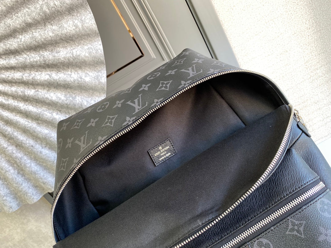 DISCOVERY BACKPACK 40 IN BLACK MONOGRAM CANVAS