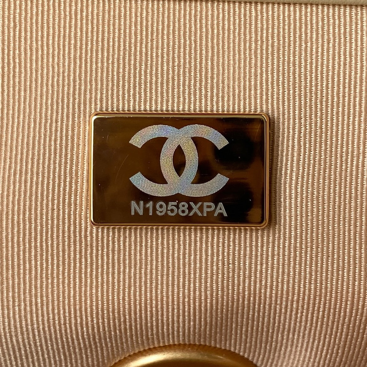 CC LARGE 30 FLAP BAG IN BEIGE CREAM LAMBSKIN