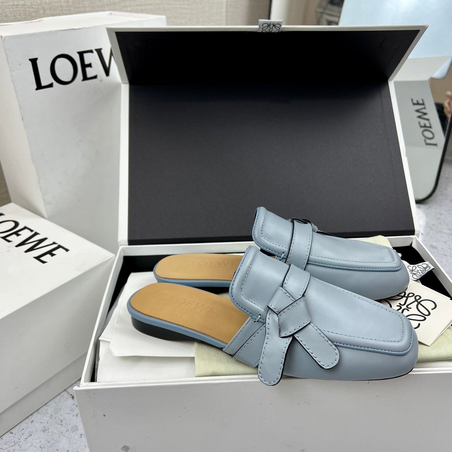 LW GATE BELTED MULE STONE CALFSKIN