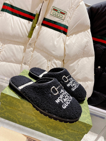 GGxTHE NORTH FACE HORSEBIT MULE IN BLACK WOOL