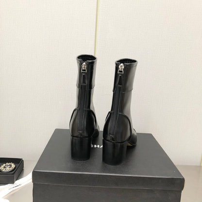BLOCK HEEL ANKLE BOOTS IN BLACK CALFSKIN