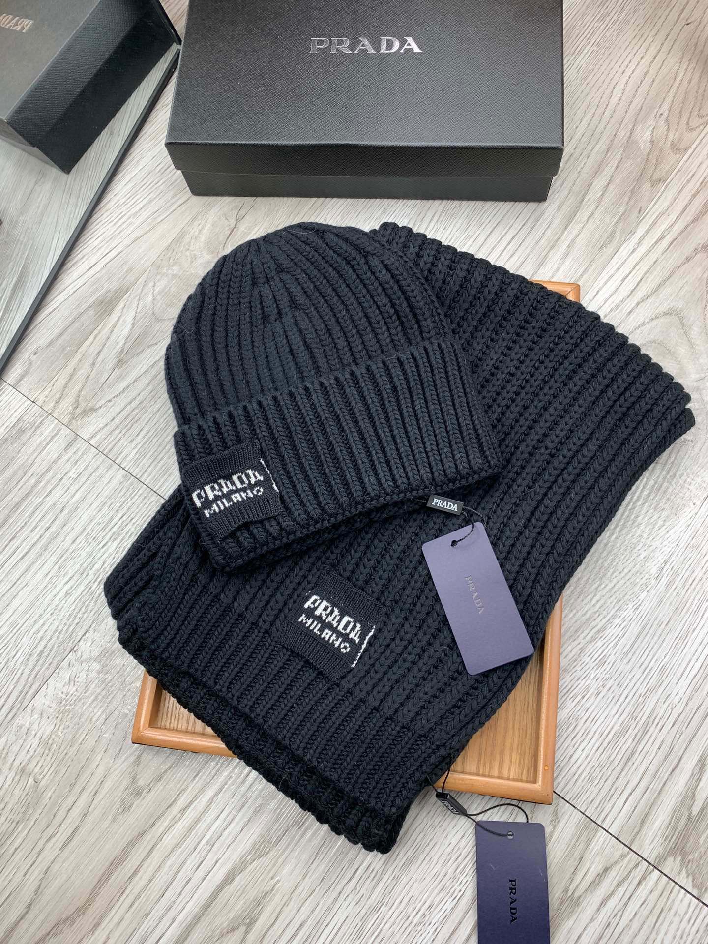 SET SCARF AND HAT IN BLACK WOOL AND RABBIT FUR 388994