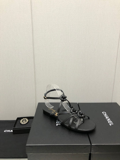 FLORAL FLAT SANDAL IN BLACK LAMBSKIN