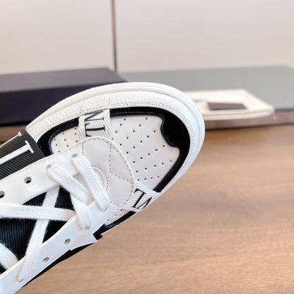 VL7N LOW-TOP WHITE CALFSKIN AND BLACK FABRIC SNEAKER WITH BANDS