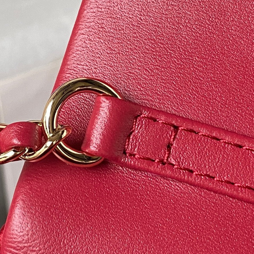 CC 26 CLUTCH WITH CHAIN BAG IN CHERRY RED CALFSKIN