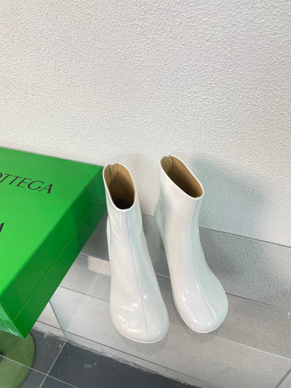 ATOMIC ANKLE BOOT IN WHITE CALFSKIN 75 MM