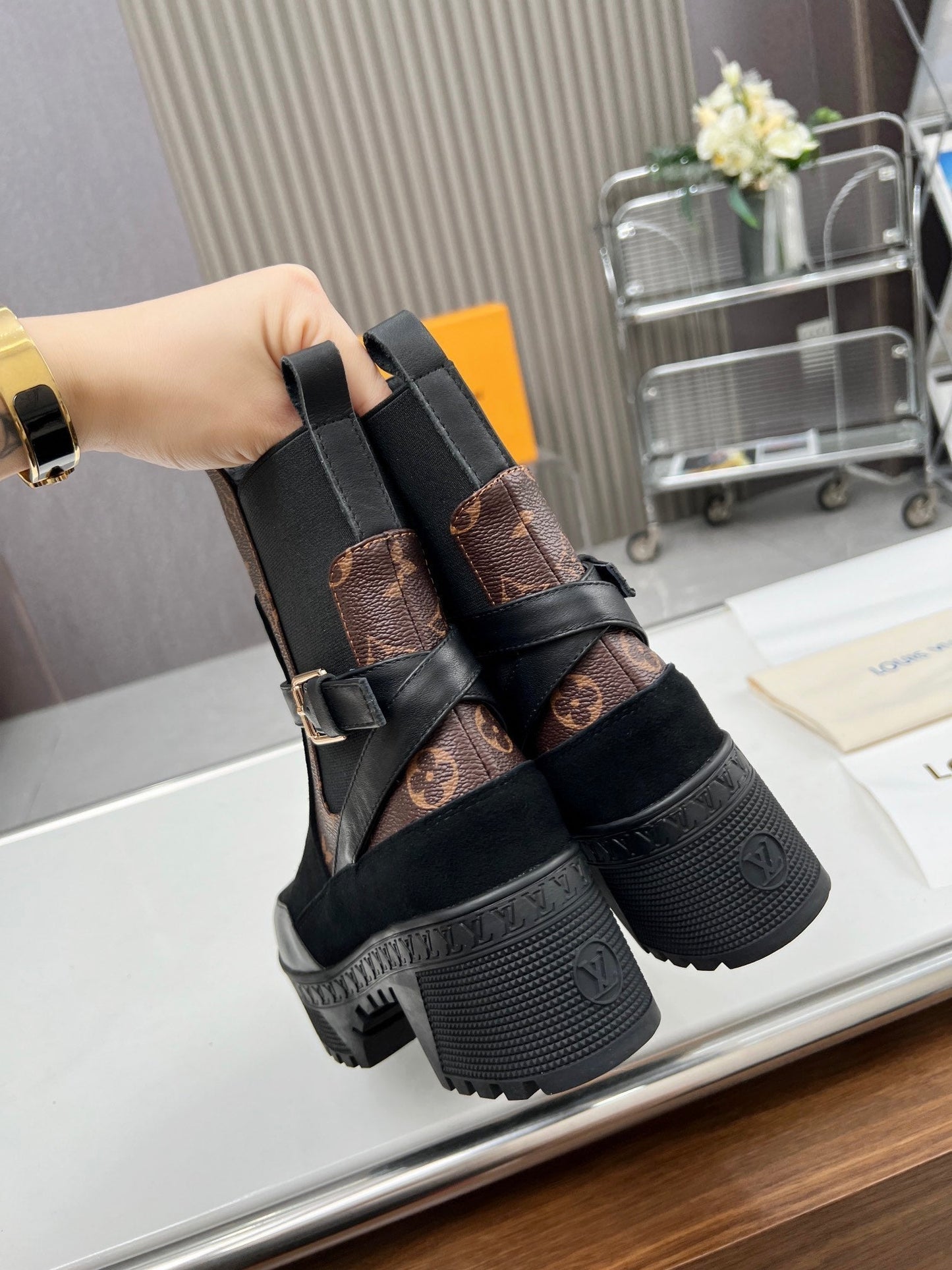 LAUREATE PLATFORM DESERT BOOT IN BLACK SUEDE AND BROWN CALFSKIN