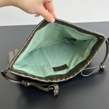 DUSTBAG MEDIUM 32 IN ARMY GREEN CALFSKIN