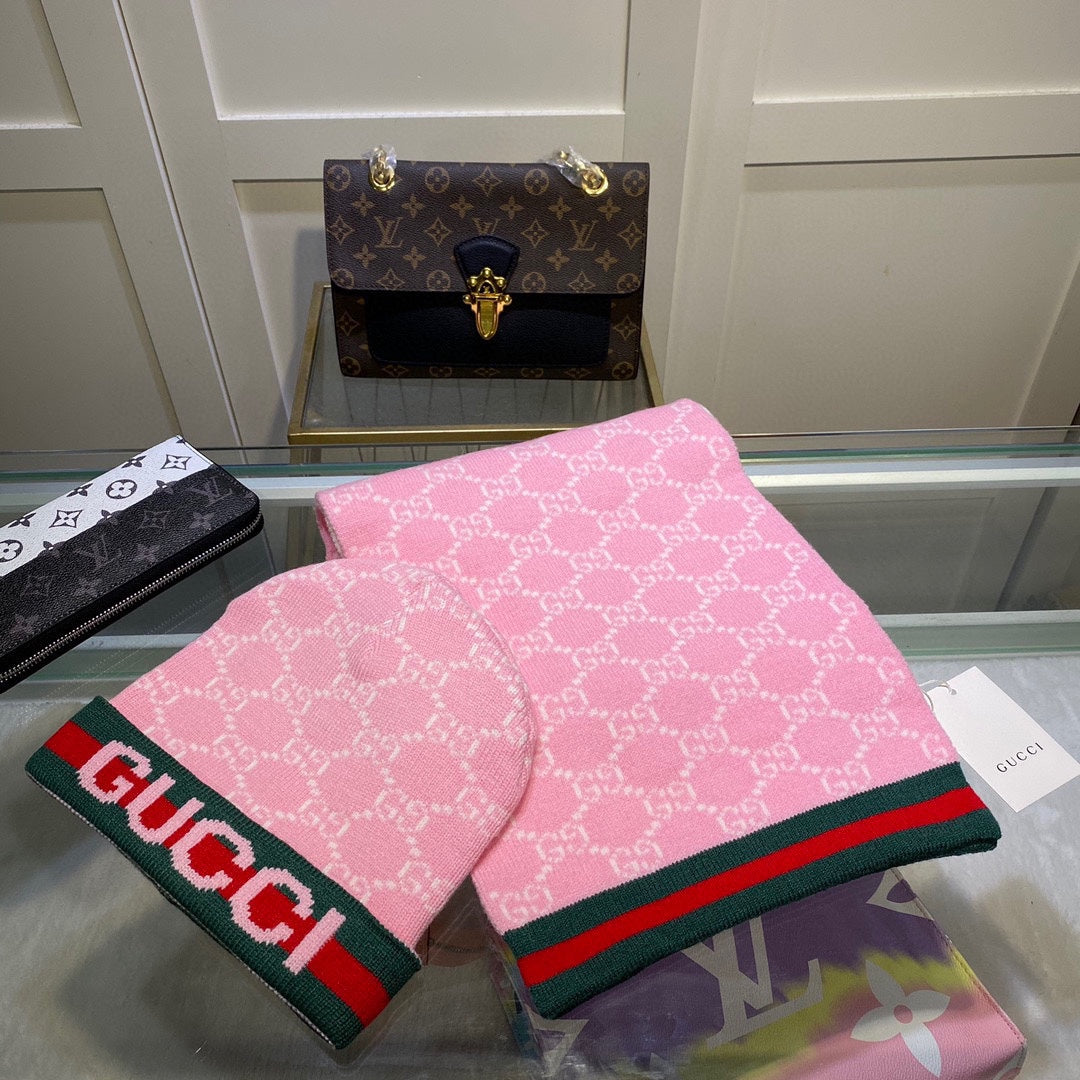 SET SCARF AND HAT IN TAFFY PINK MONOGRAM CASHMERE 349666