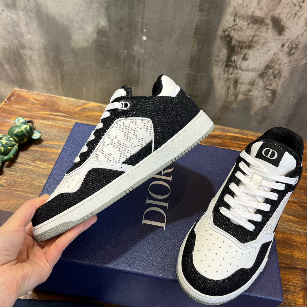 DIO Sneakers