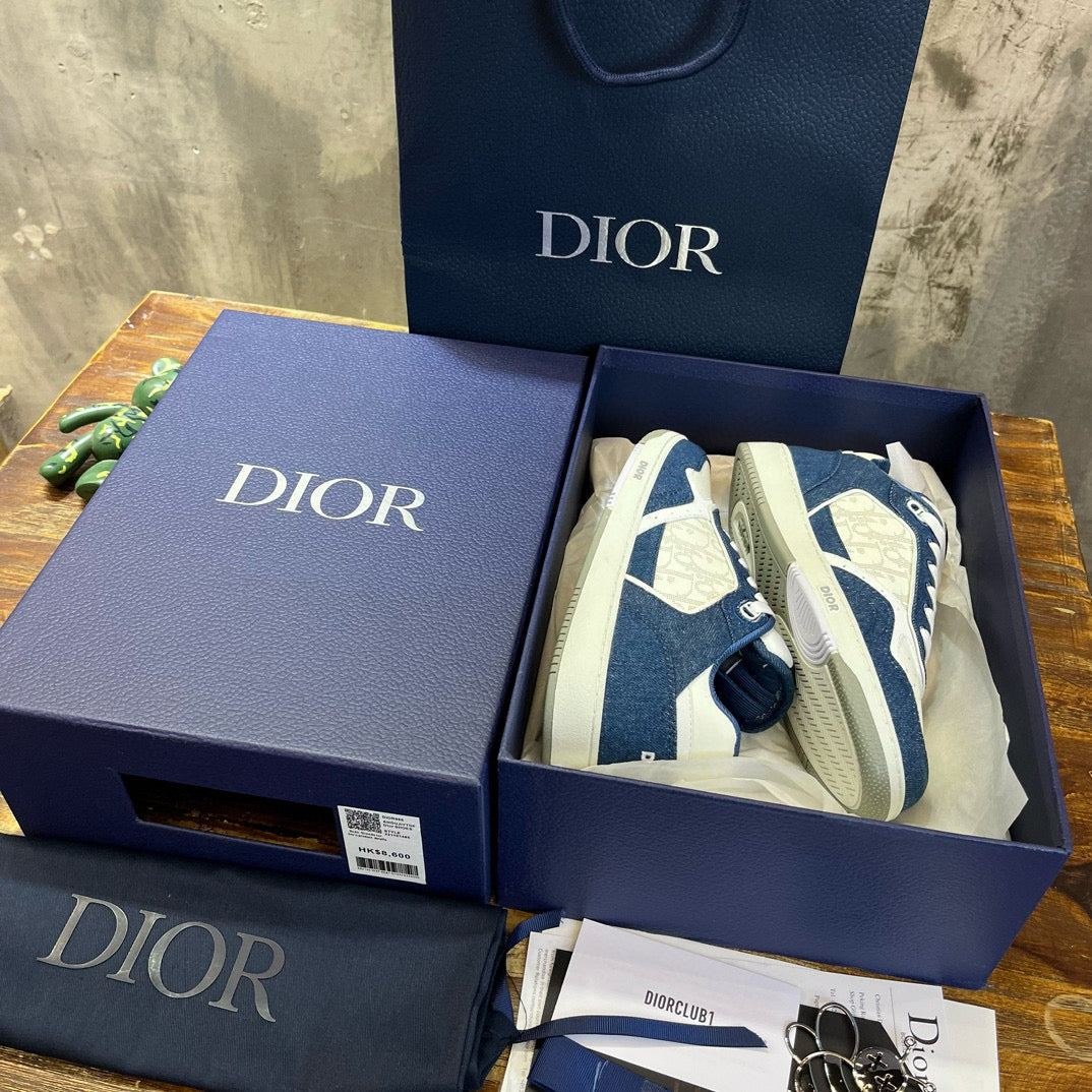 DIO Sneakers