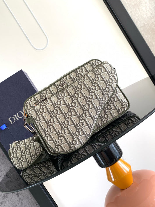CD Saddle Triple Pouch