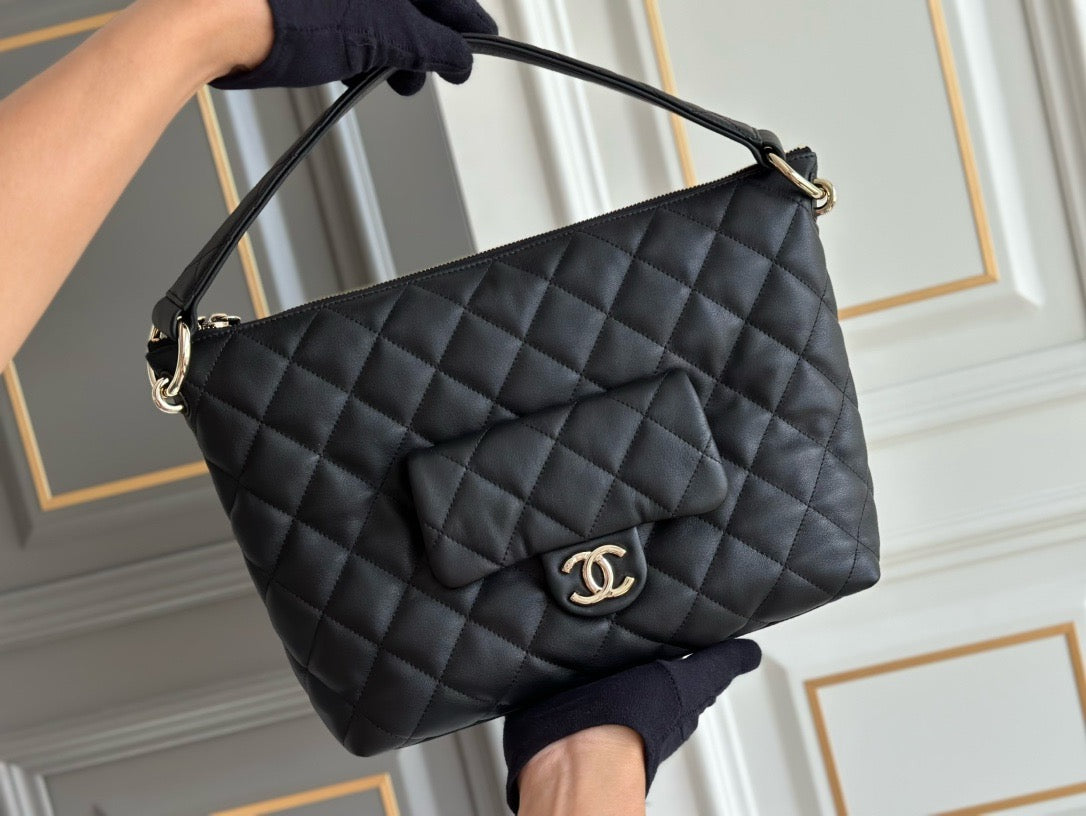 CHA 23B Hobo Bag