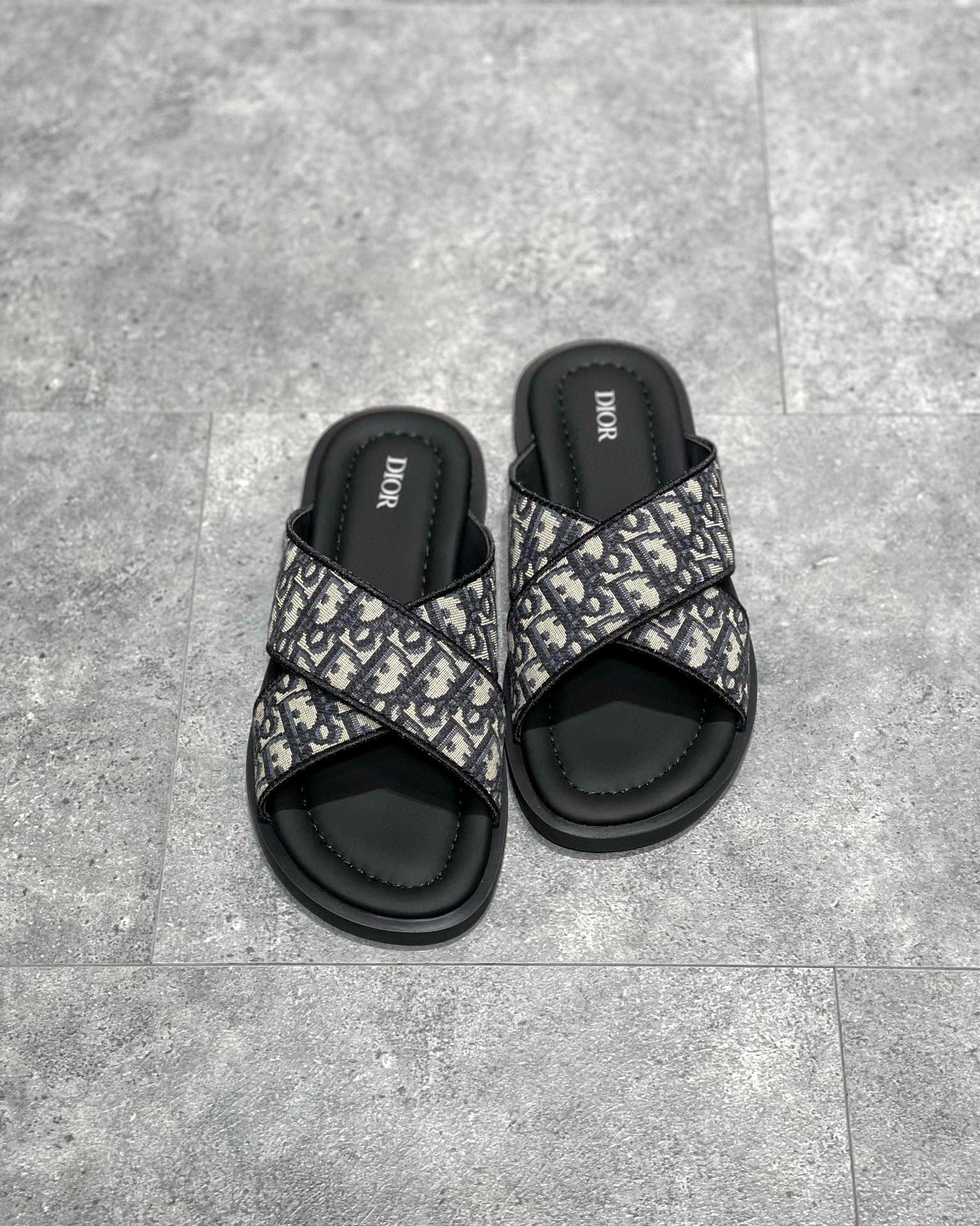 CD SANDALS