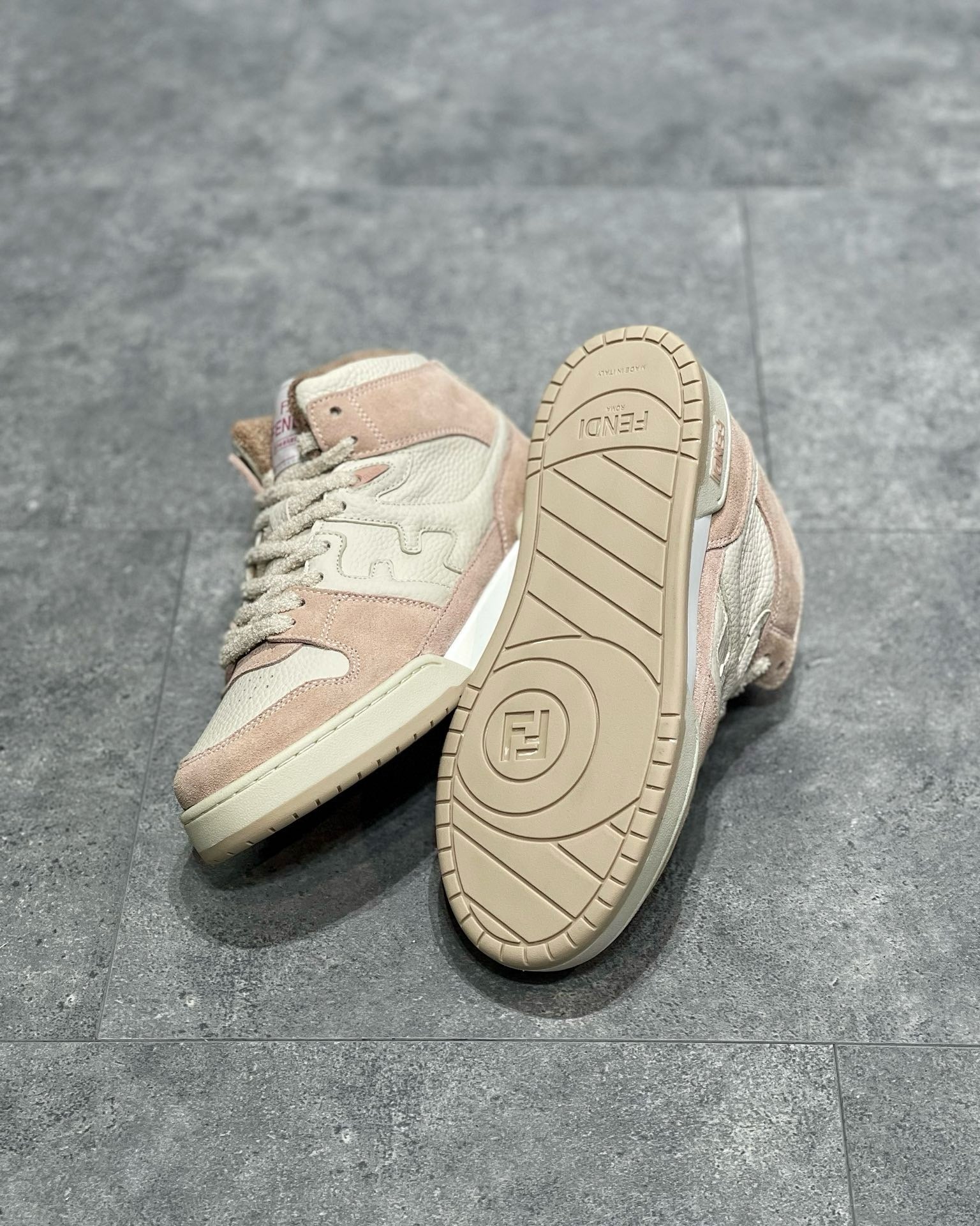 FEN Sneakers