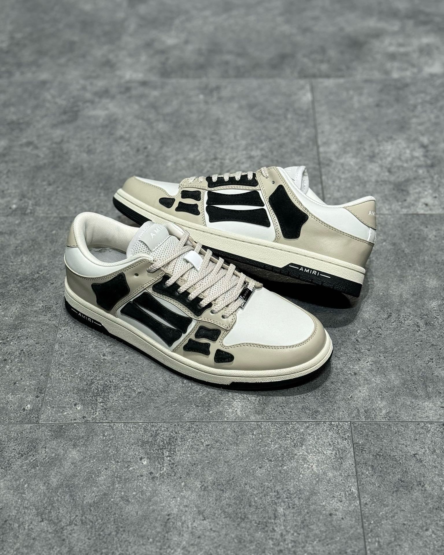 AMR Sneakers