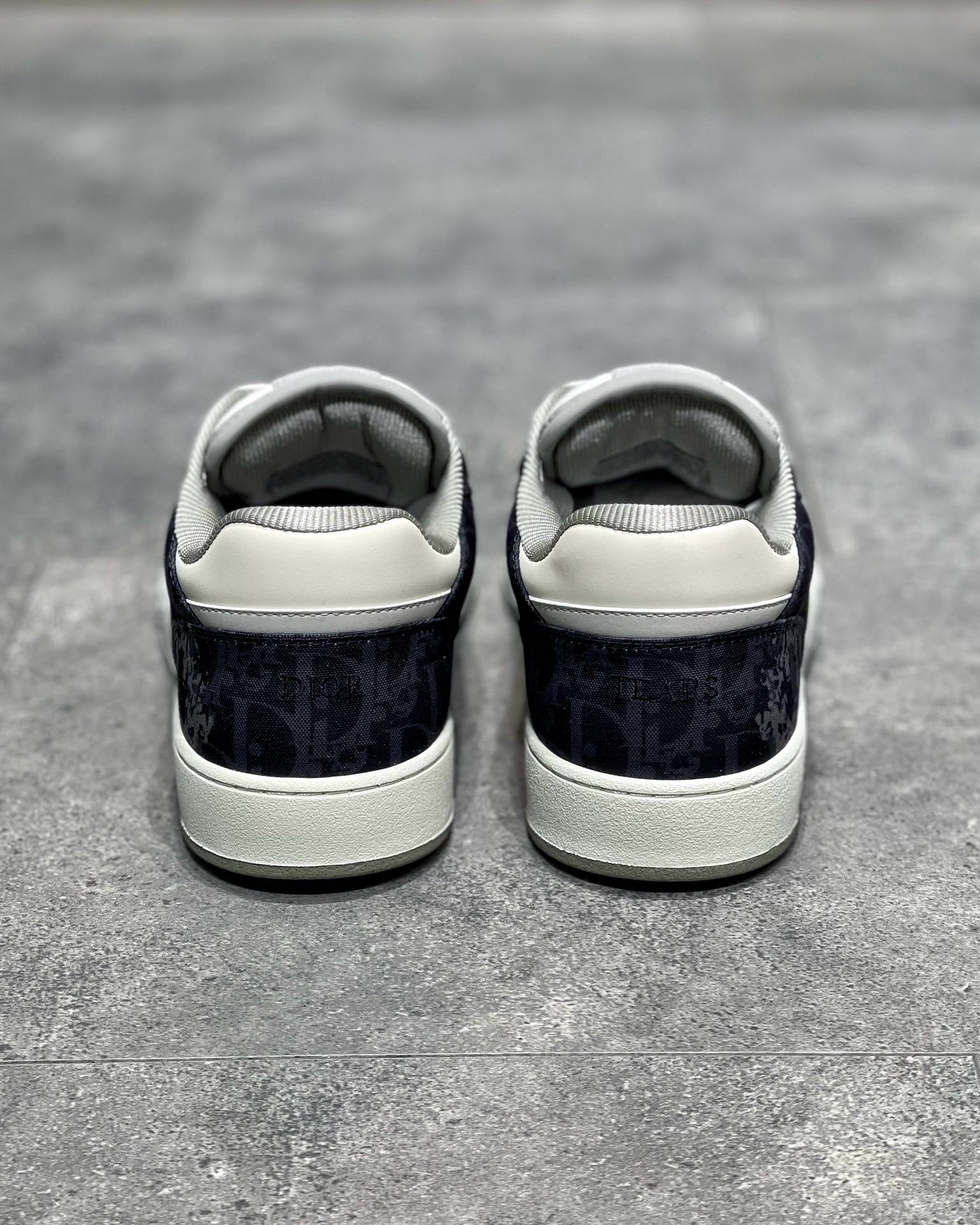 DIO Sneakers