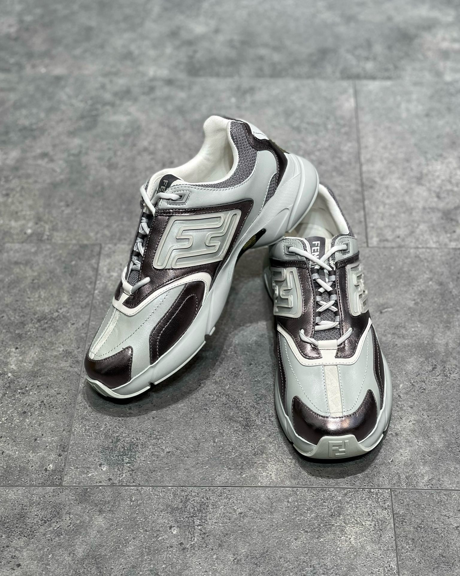 FEN Sneakers