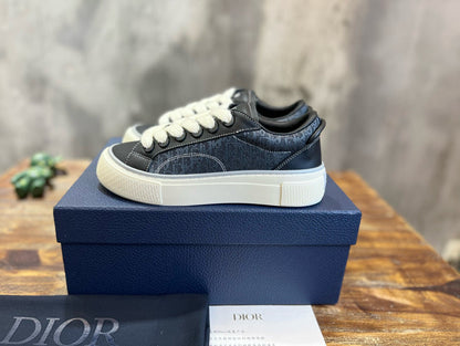 DIO Sneakers