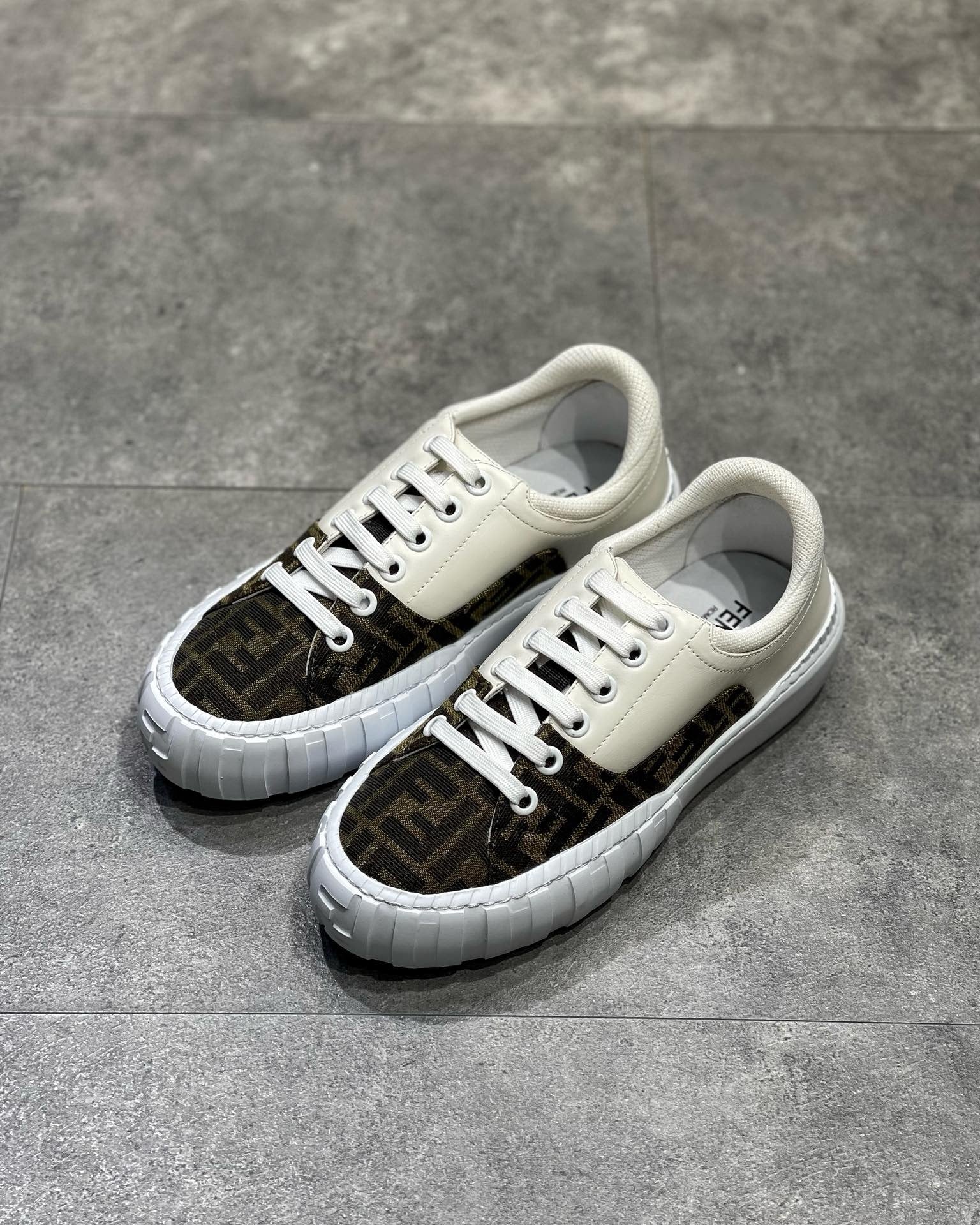 FEN Sneakers