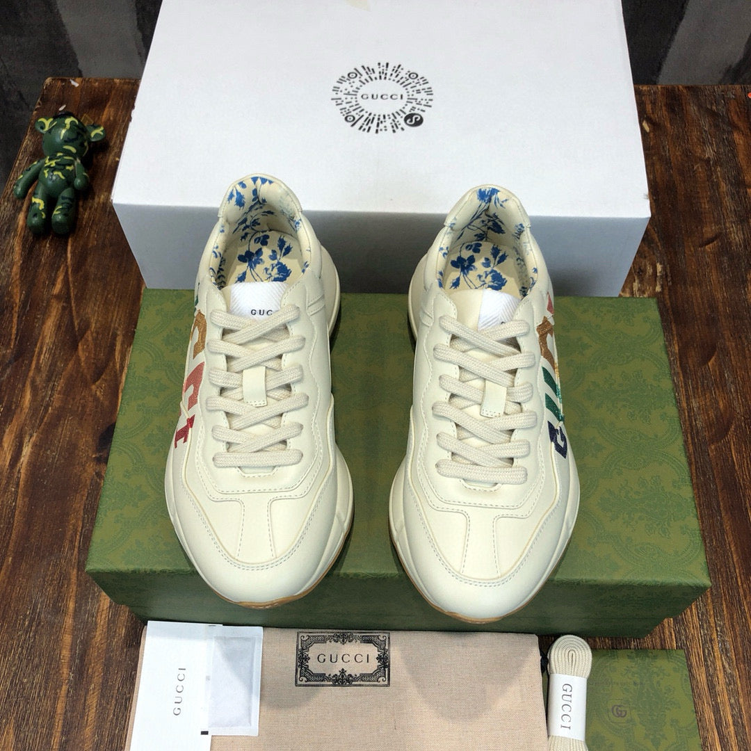 GUC Sneakers