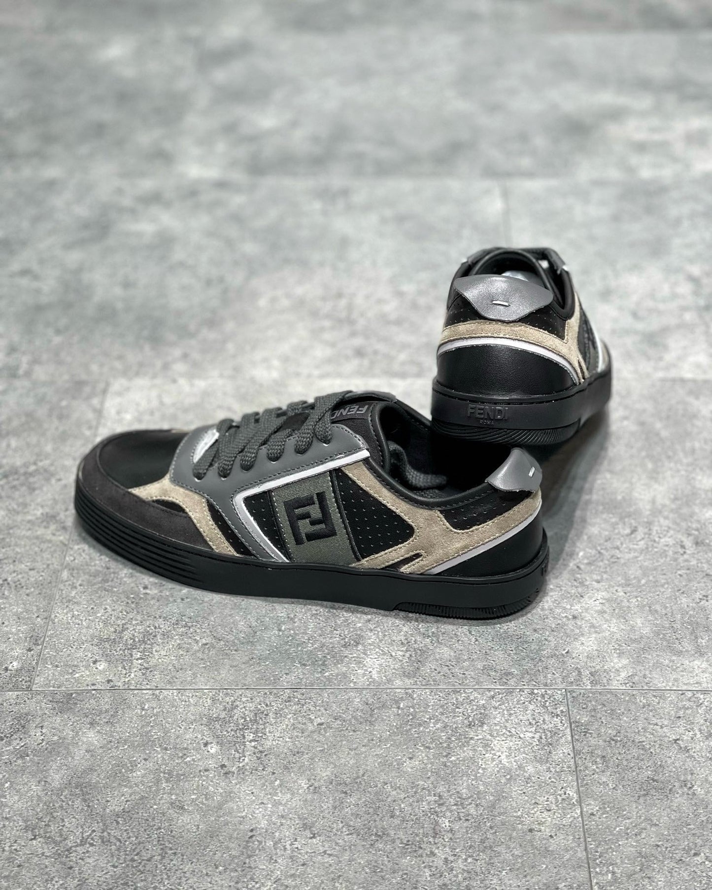 FEN Sneakers