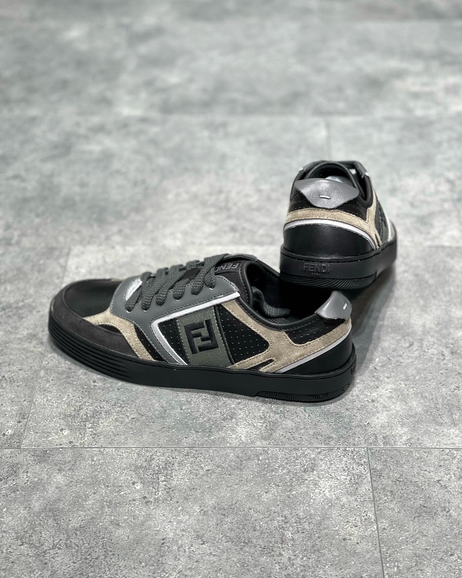 FEN Sneakers