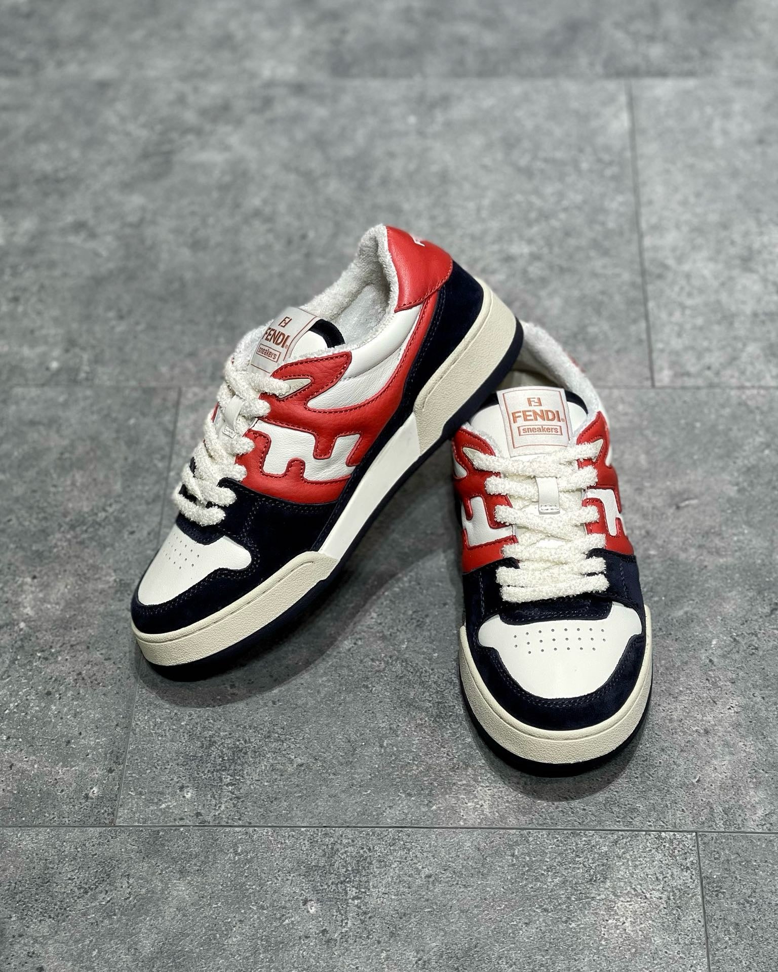 FEN Sneakers