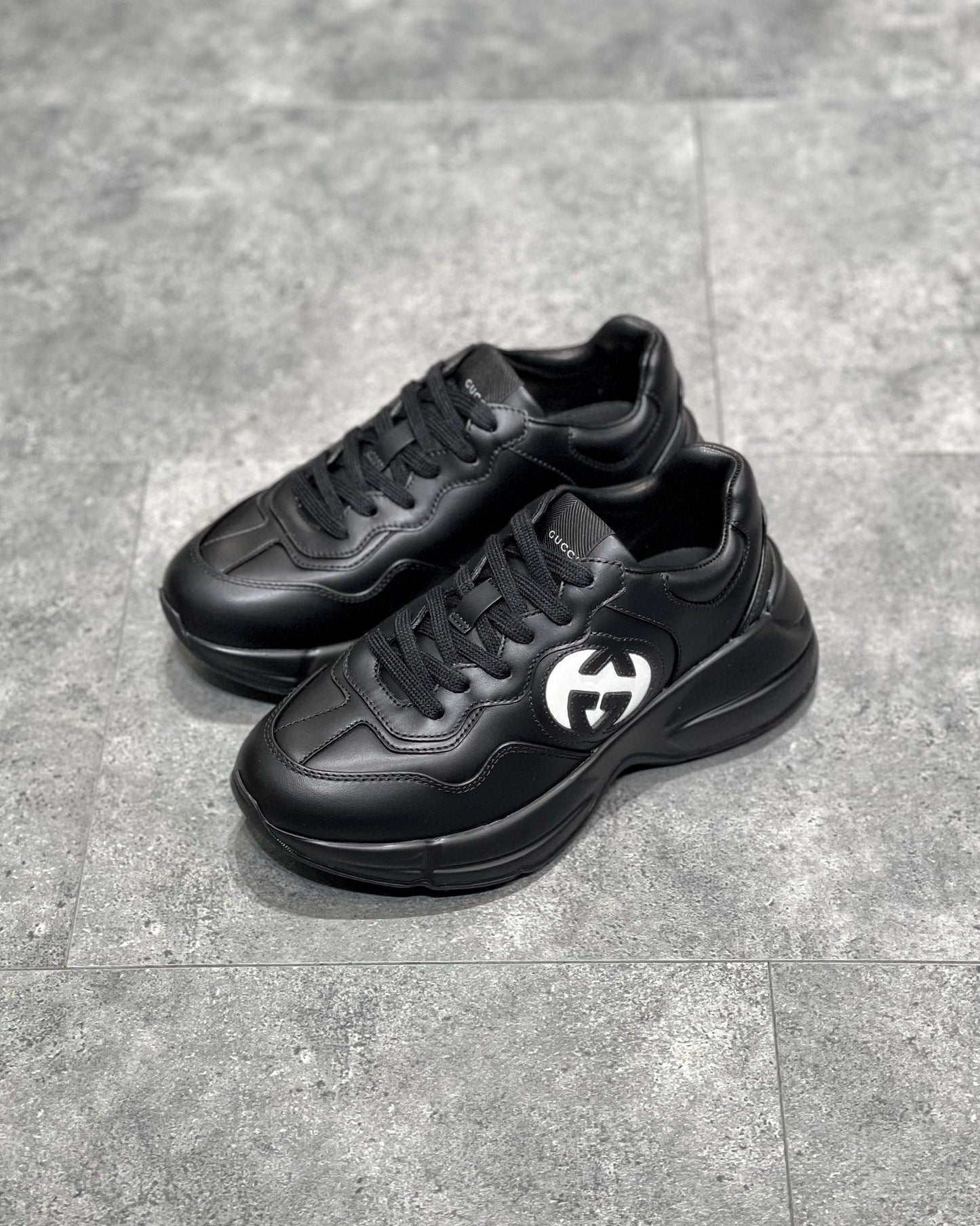 GUC Sneakers