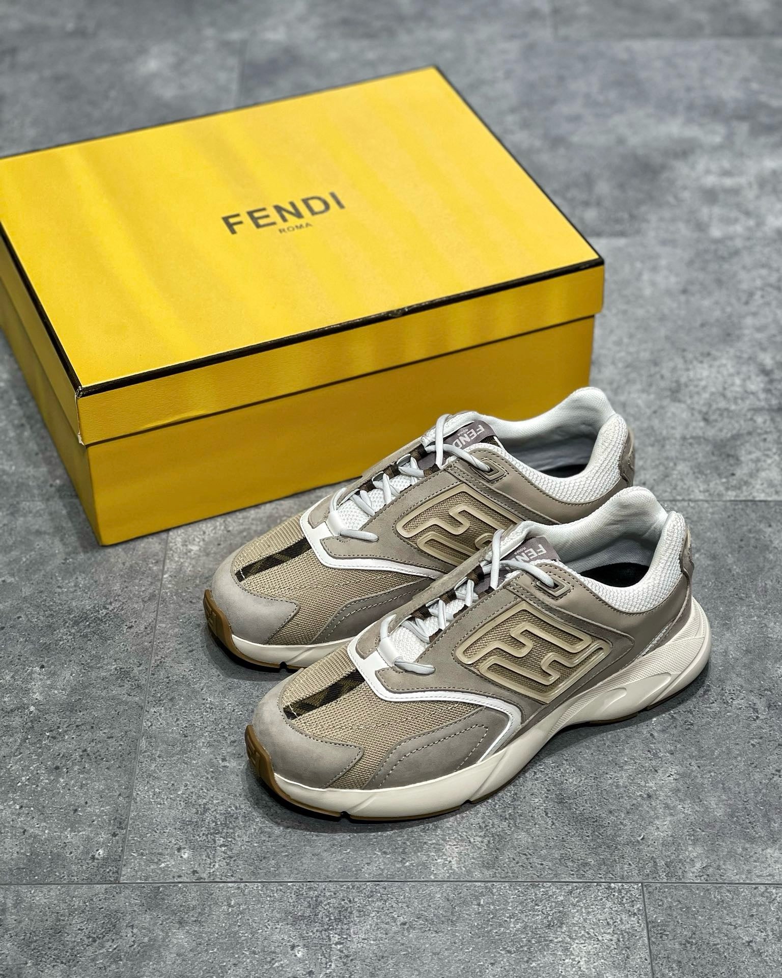 FEN Sneakers