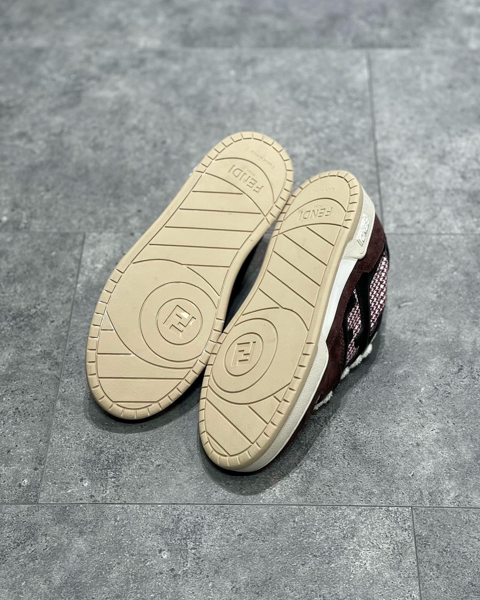FEN Sneakers