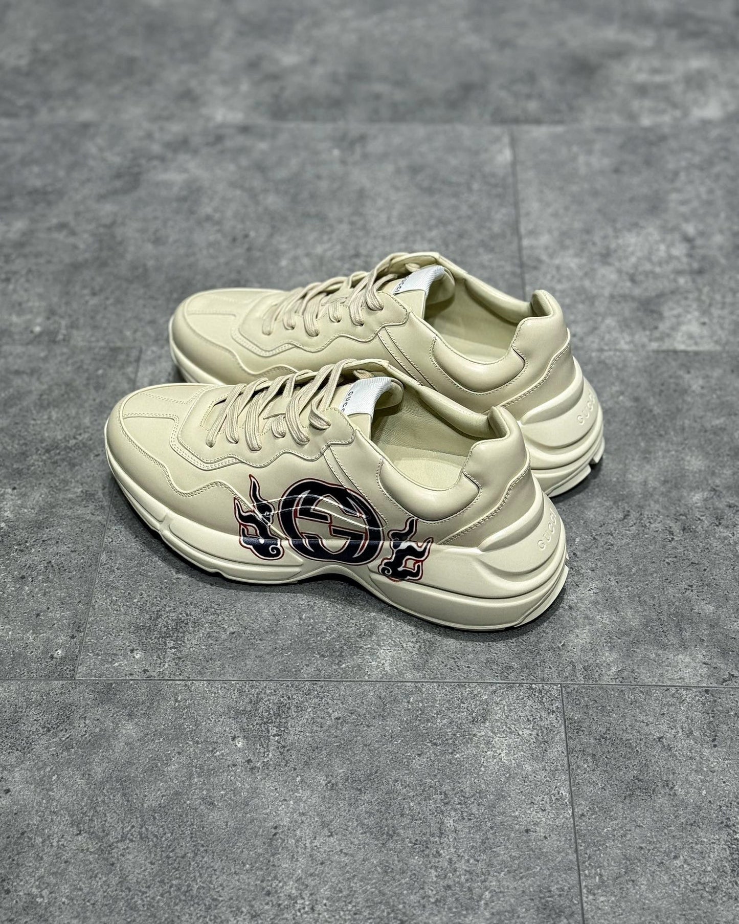 GUC Sneakers