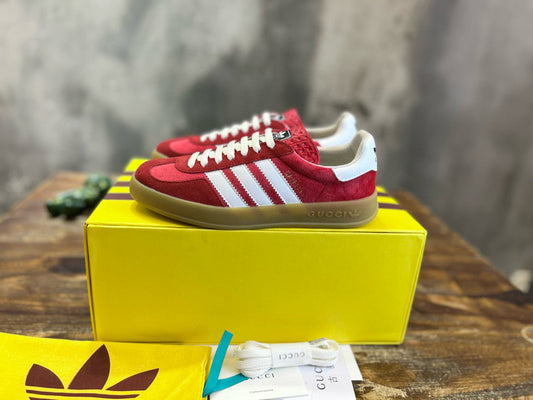 GUC Sneakers
