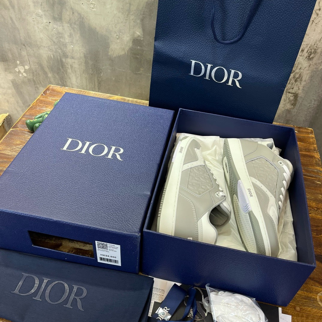 DIO Sneakers