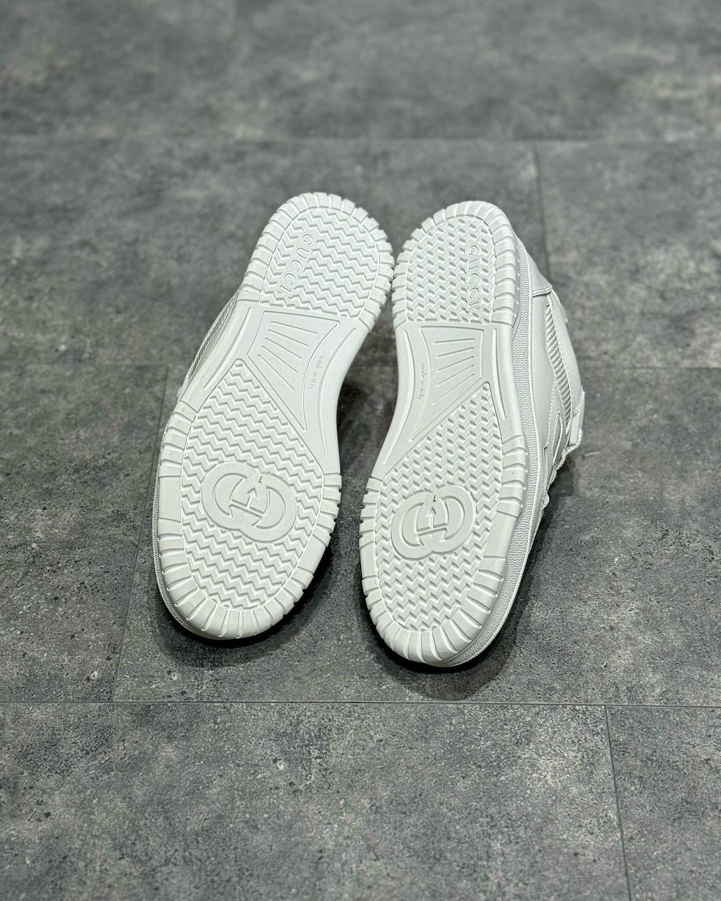GUC Sneakers