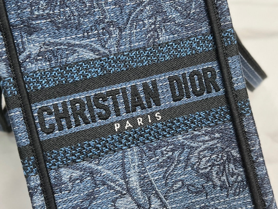 DIO Mini Book Tote