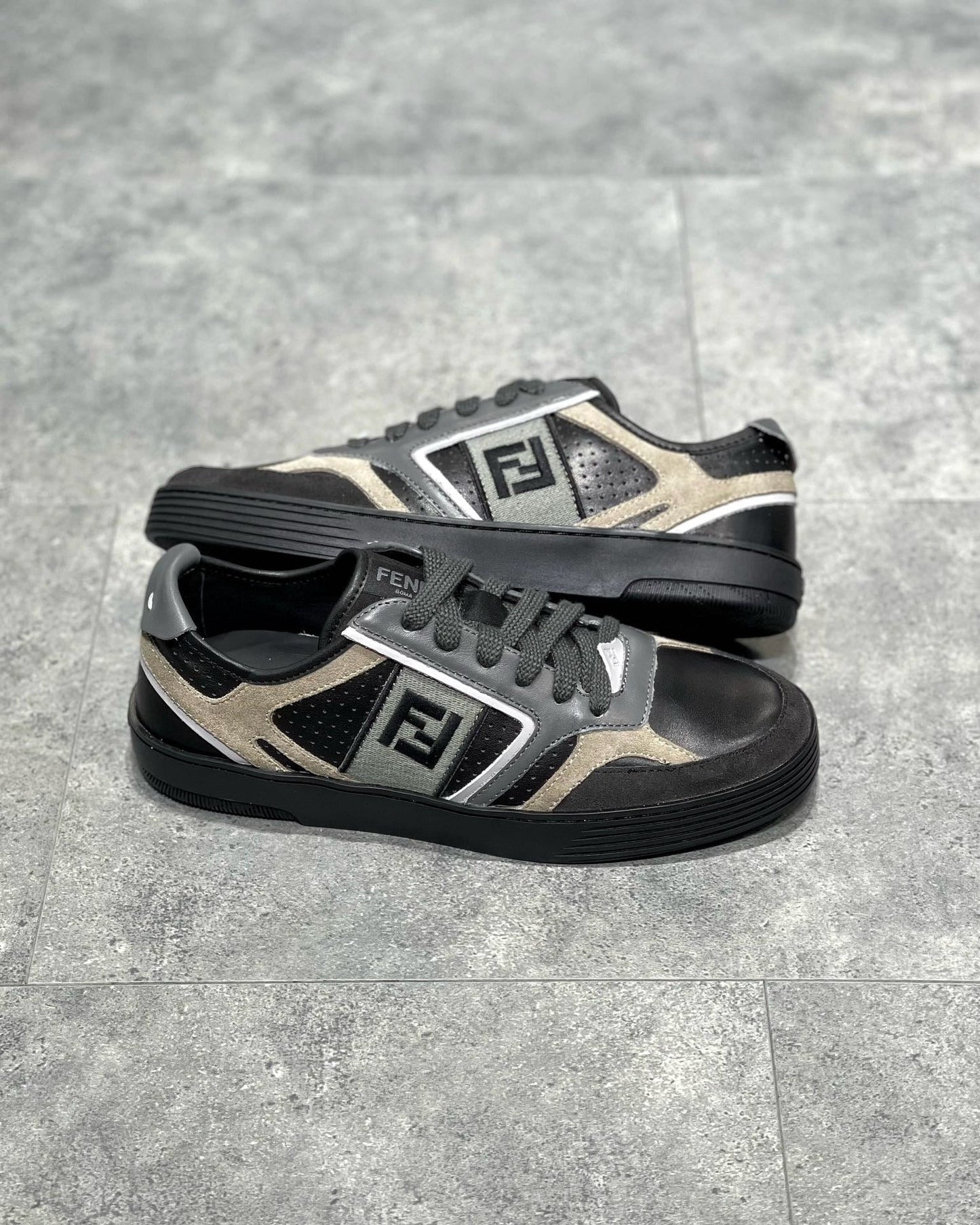 FEN Sneakers