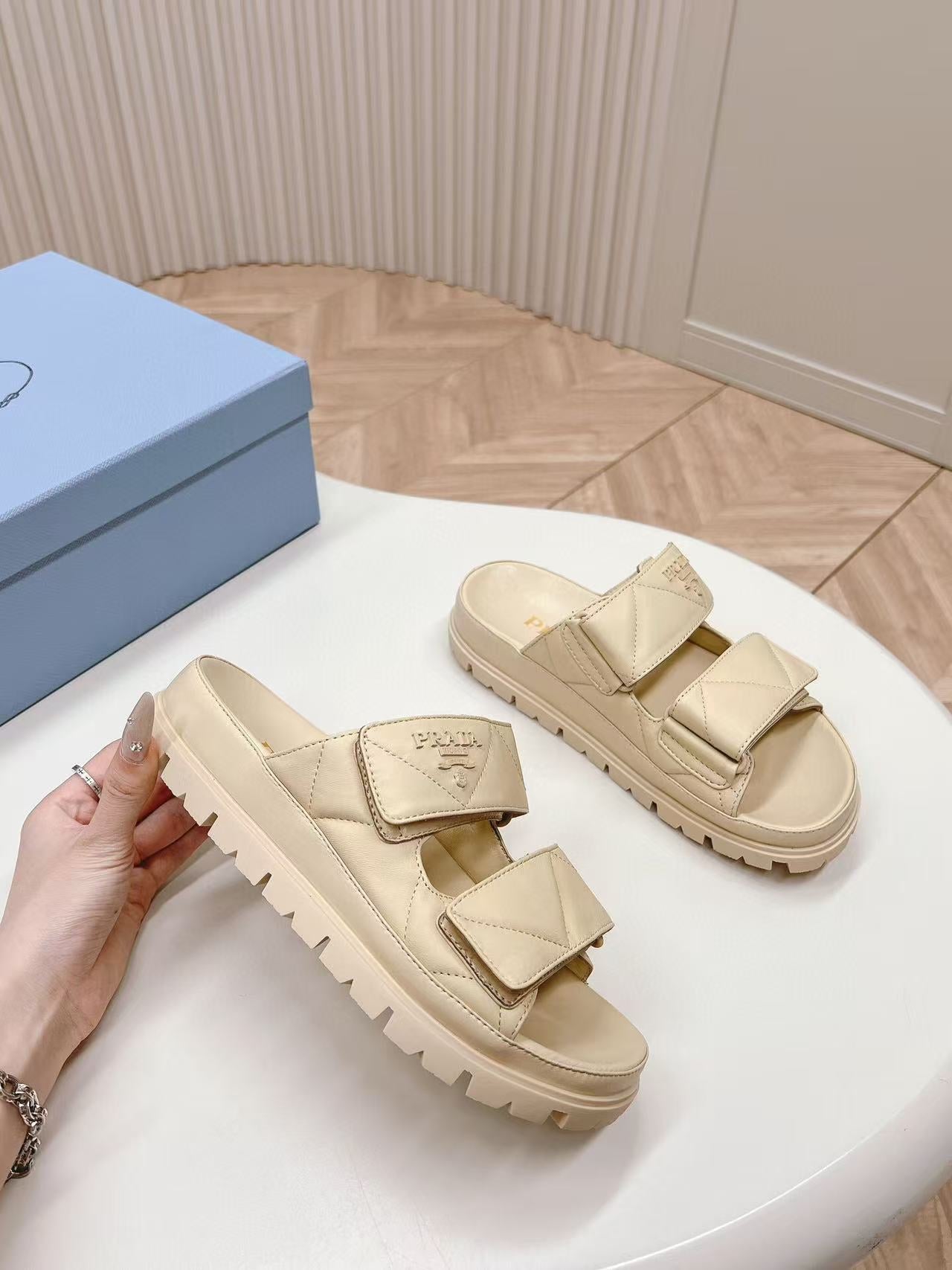 Padded Leather MULES Sandals Lambskin Beige