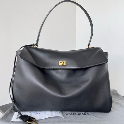 RODEO MEDIUM BAG 35 IN BLACK SMOOTH CALFSKIN GOLD HARDWARE