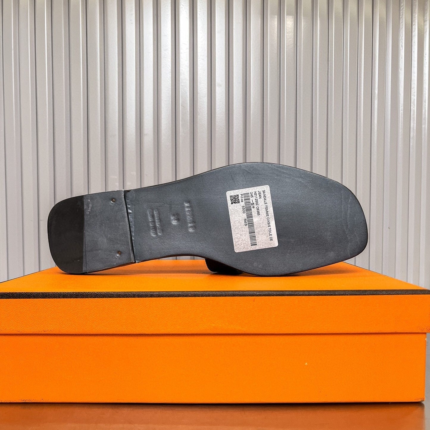 0RAN SANDAL IN DARK BLUE CALFSKIN