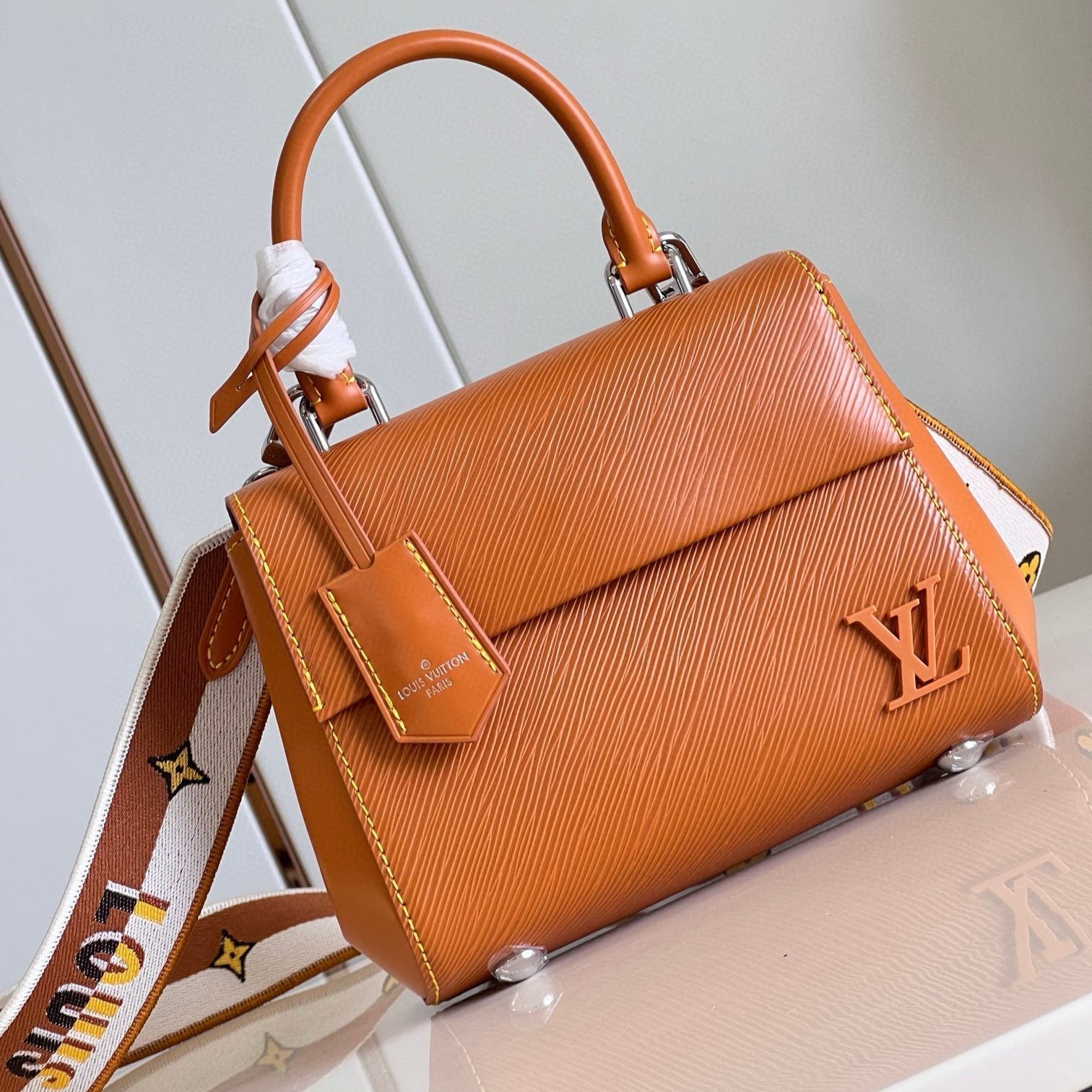 CLUNY MINI 20 IN GOLD HONEY EPI LEATHER