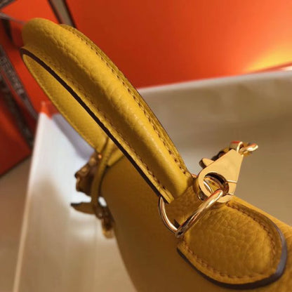 HERM Kelly 28cm Bag In Yellow Clemence Leather GHW