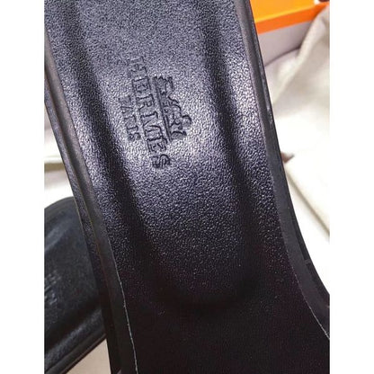 HERM Oran Sandals In Black Leather With Stitched Detail