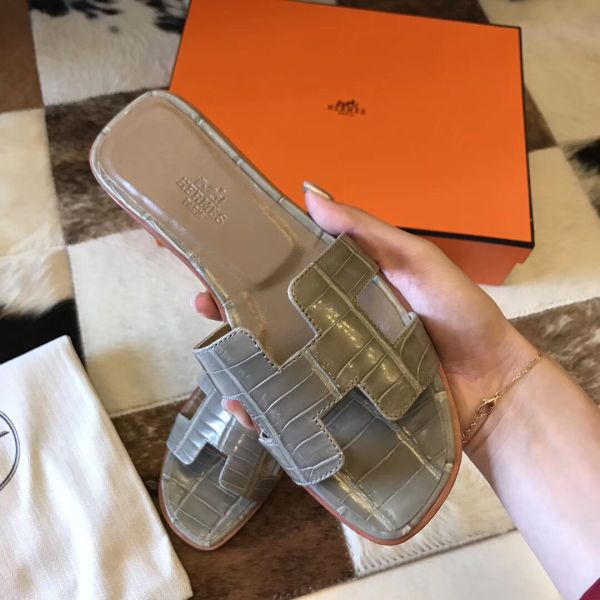 HERM Oran Sandals In Grey Shiny Niloticus Crocodile