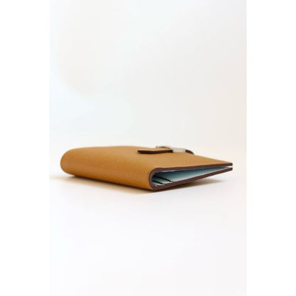 HERM Bearn Compact Verso Handmade Wallet in Sesame Epsom Calfskin