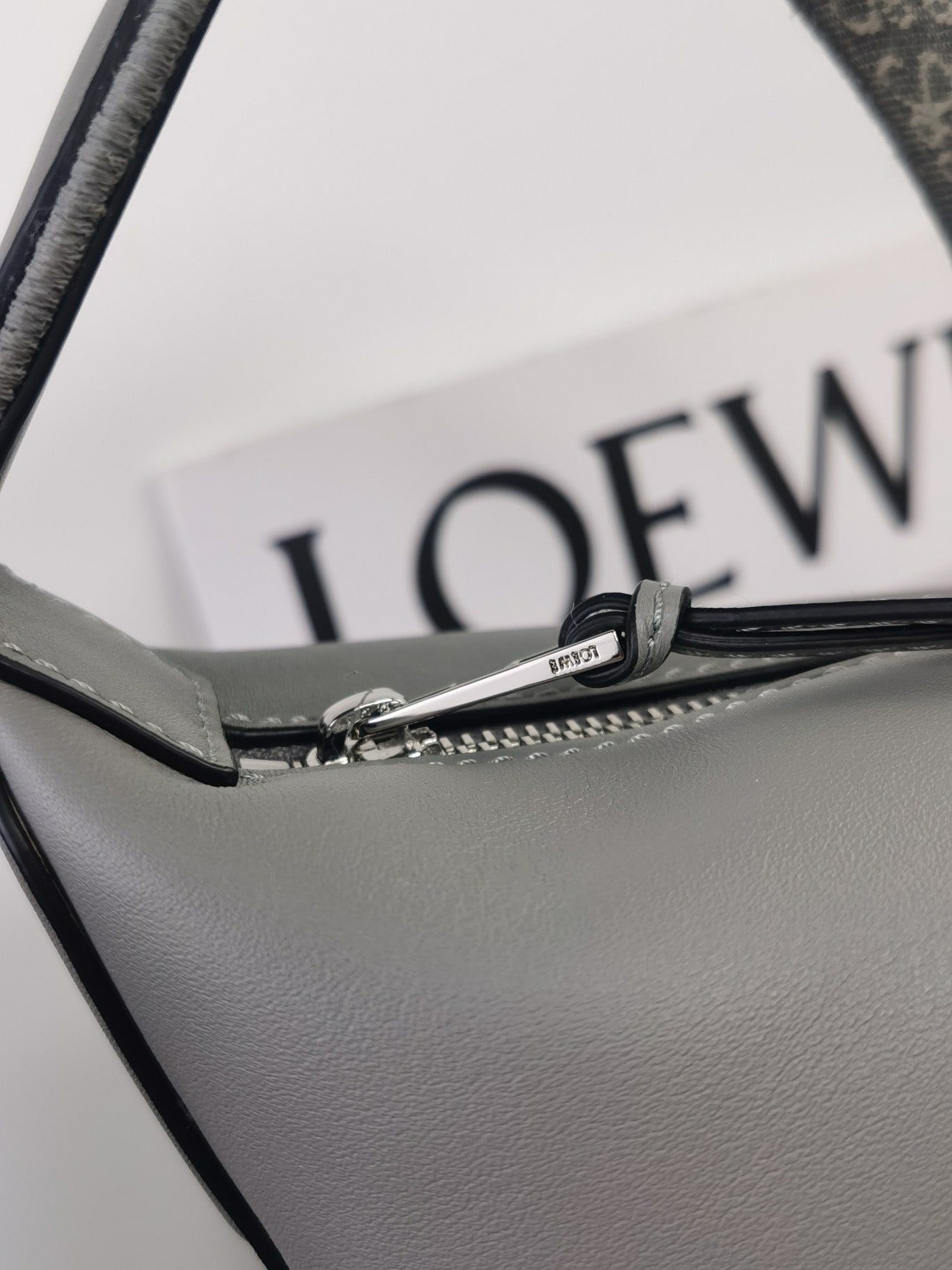 LO Messenger Bag